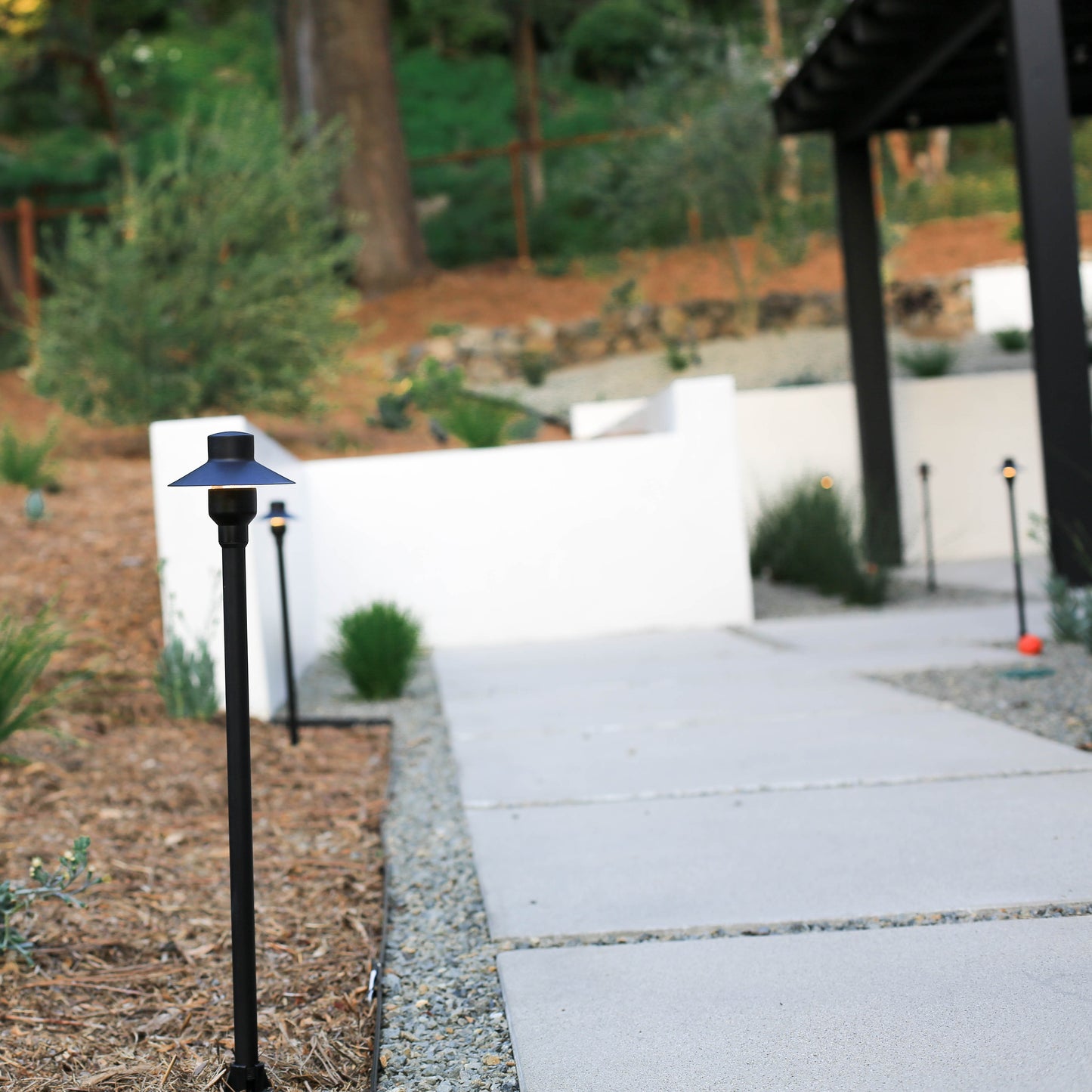 Tulay SH 18" Black Brass Path Light