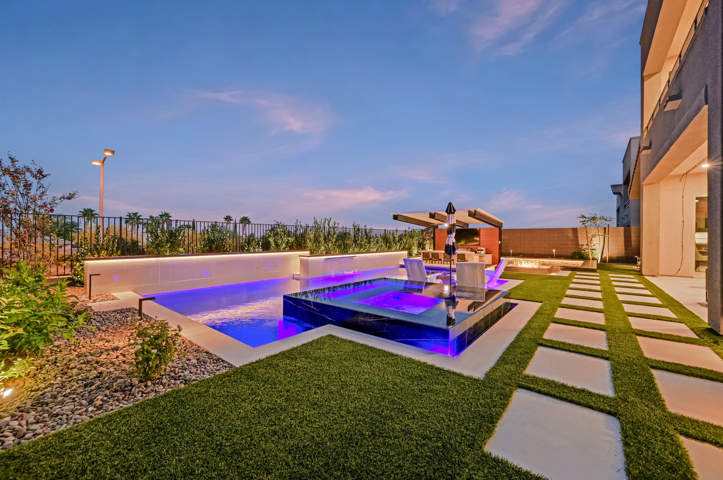 Neon Side Flex 0612 Strip Light 16'-82' 24VDC