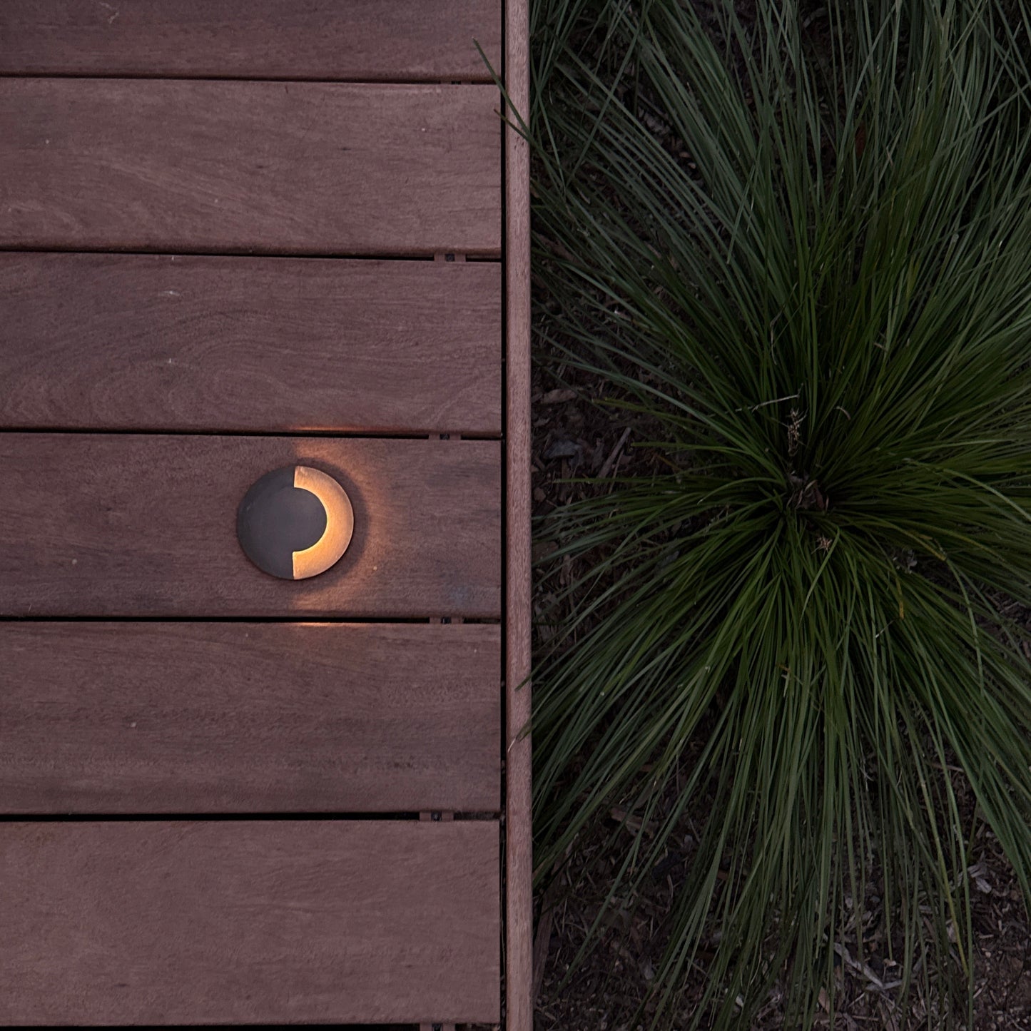 Stel-Path Antique Brass Well Light