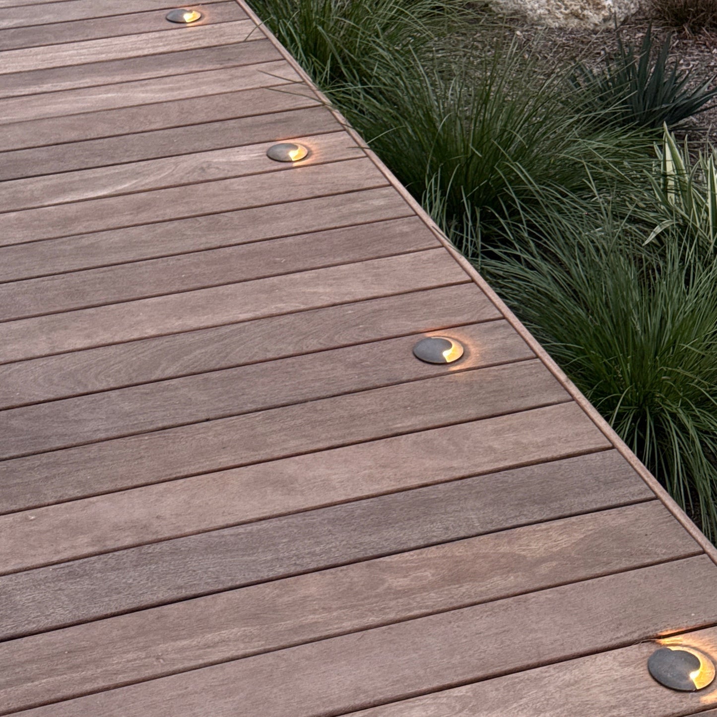 Stel-Path Antique Brass Well Light